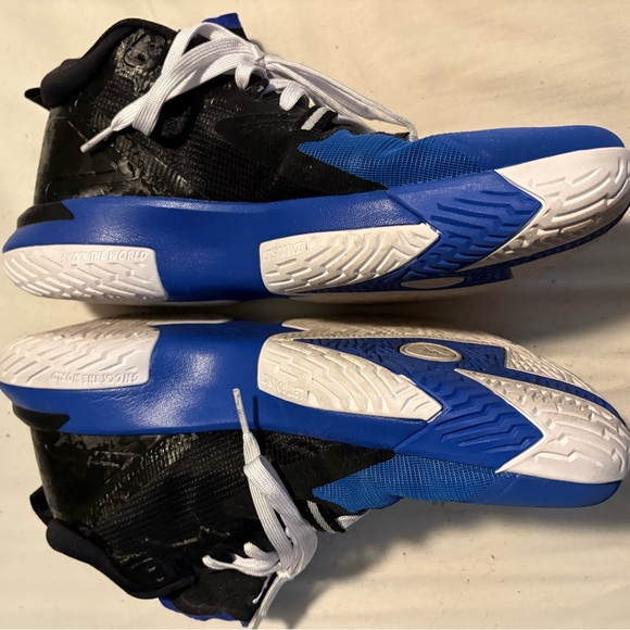 Jordan Blue and Black Athletic Shoes - Picture 3 of 6